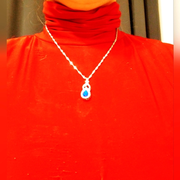 Elegant Sapphire Blue color Necklace set of Four pieces (Never been worn) 🎉🥳💙 - Picture 5 of 6